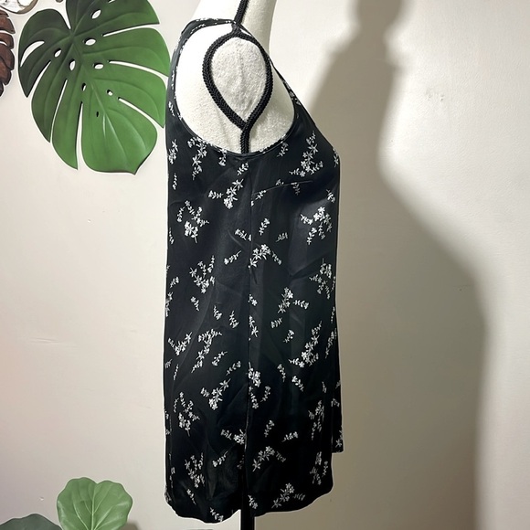 Theory Silk Perfect Tie Top Sleeveless Black Multi Petal 1092511R size 0 - Picture 4 of 12